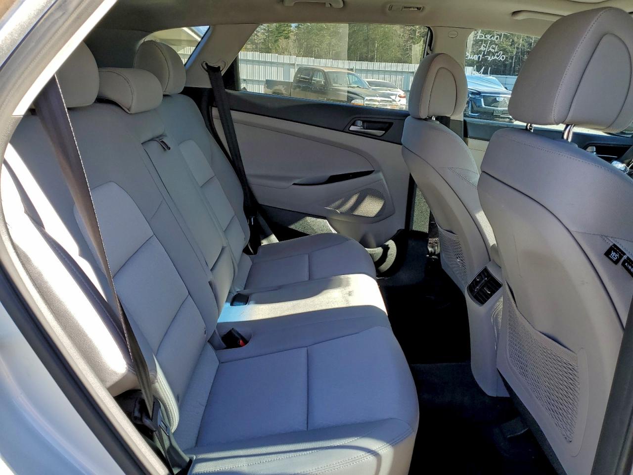 Hyundai TUCSON Limited Image 12