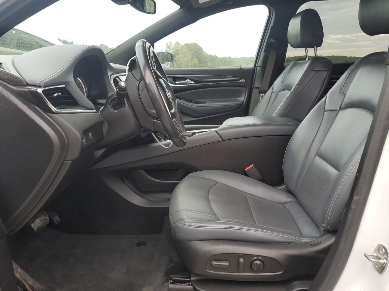 Buick Enclave Essence Image 5