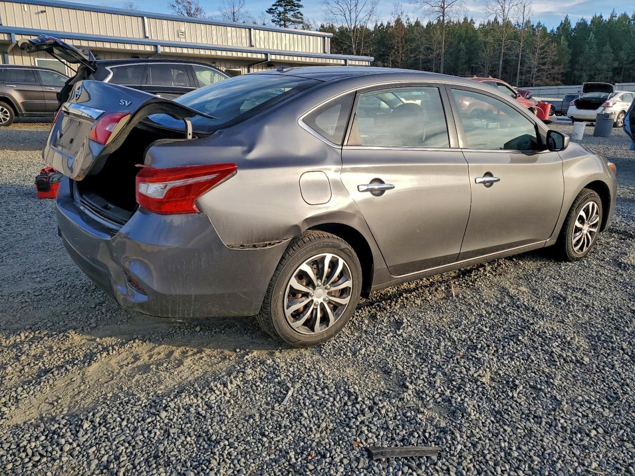 Nissan Sentra S Image 10