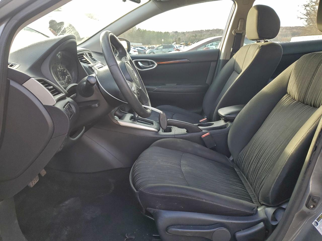 Nissan Sentra S Image 9