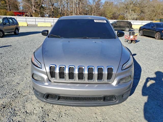 Jeep Grand Cherokee Sport Image 4