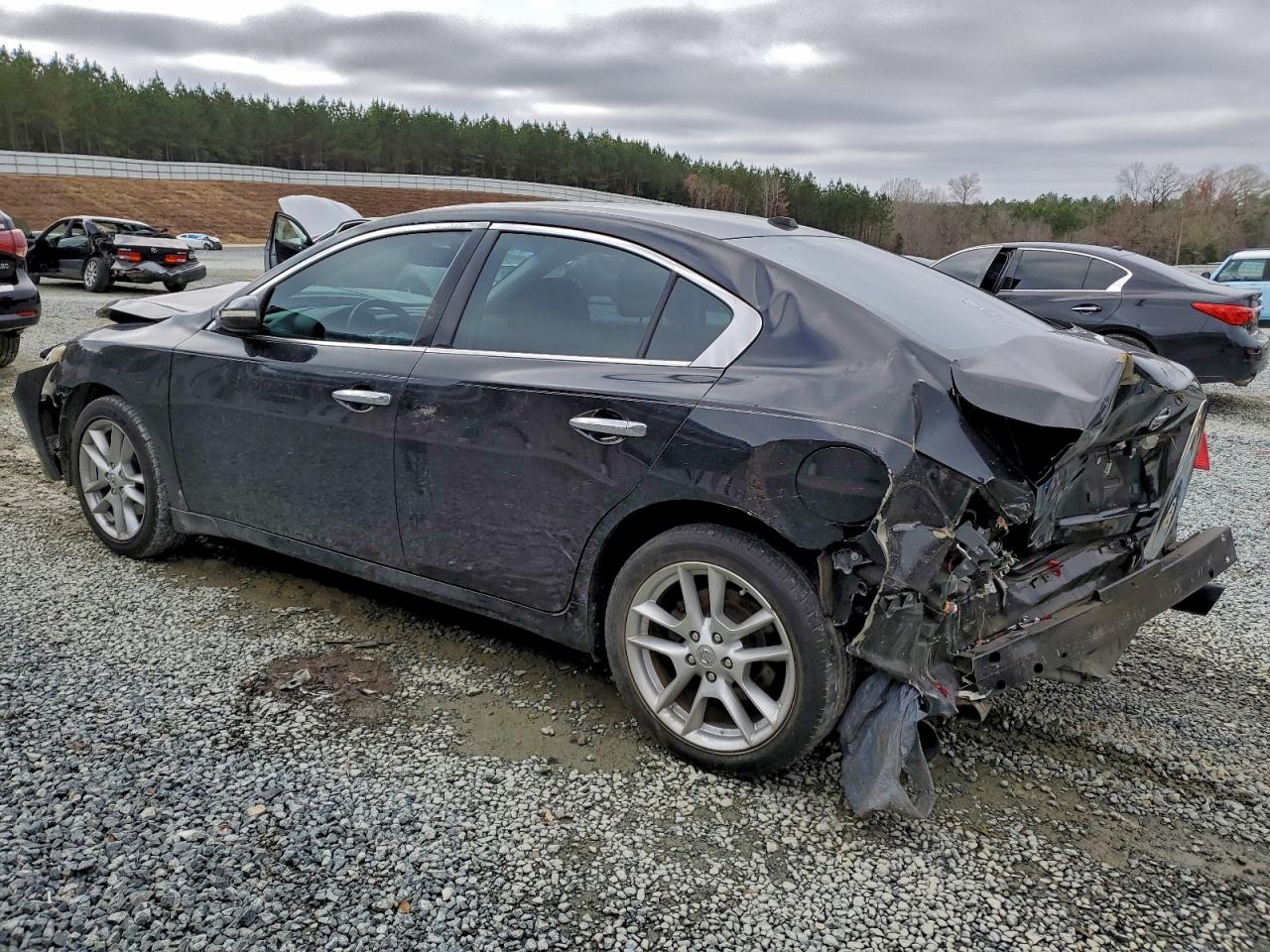 Nissan Maxima S Image 9