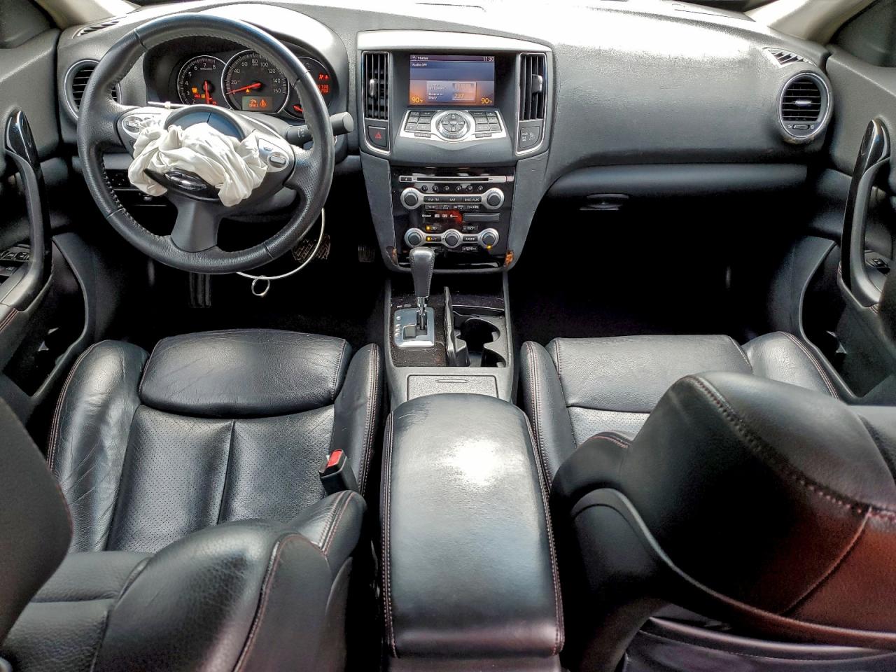 Nissan Maxima S Image 11