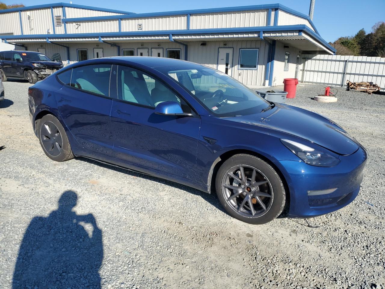 Tesla Model 3 Image 11