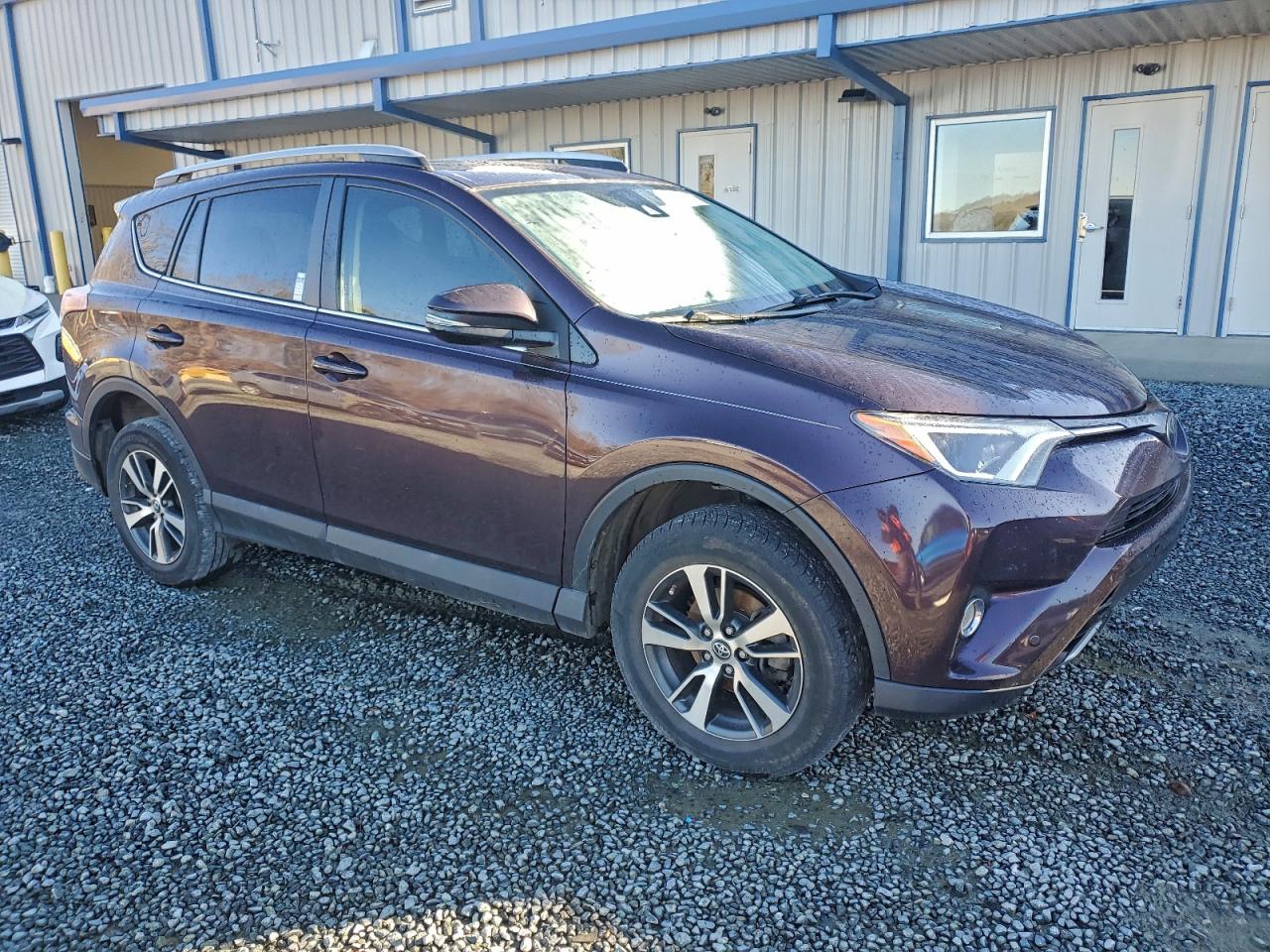 Toyota RAV4 Adventure Image 3