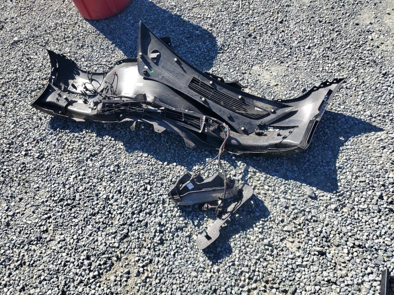 Tesla Model 3 Image 9