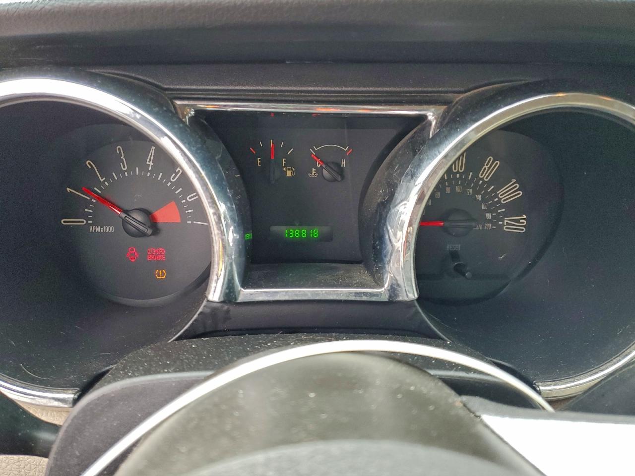 Ford Mustang Image 9