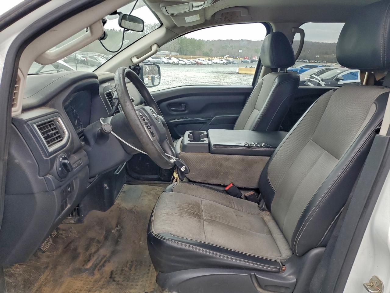 Nissan Titan S Image 3