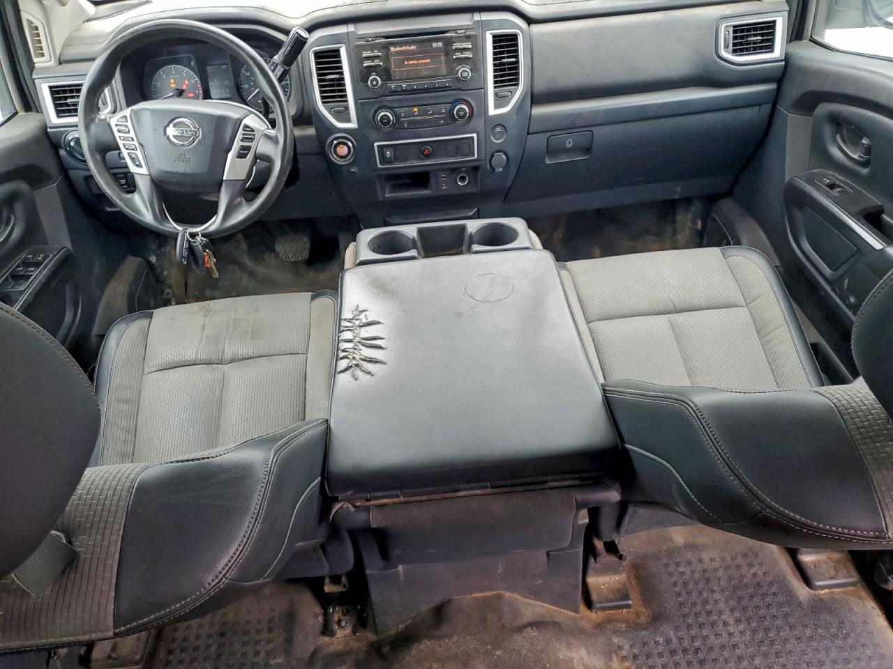 Nissan Titan S Image 5