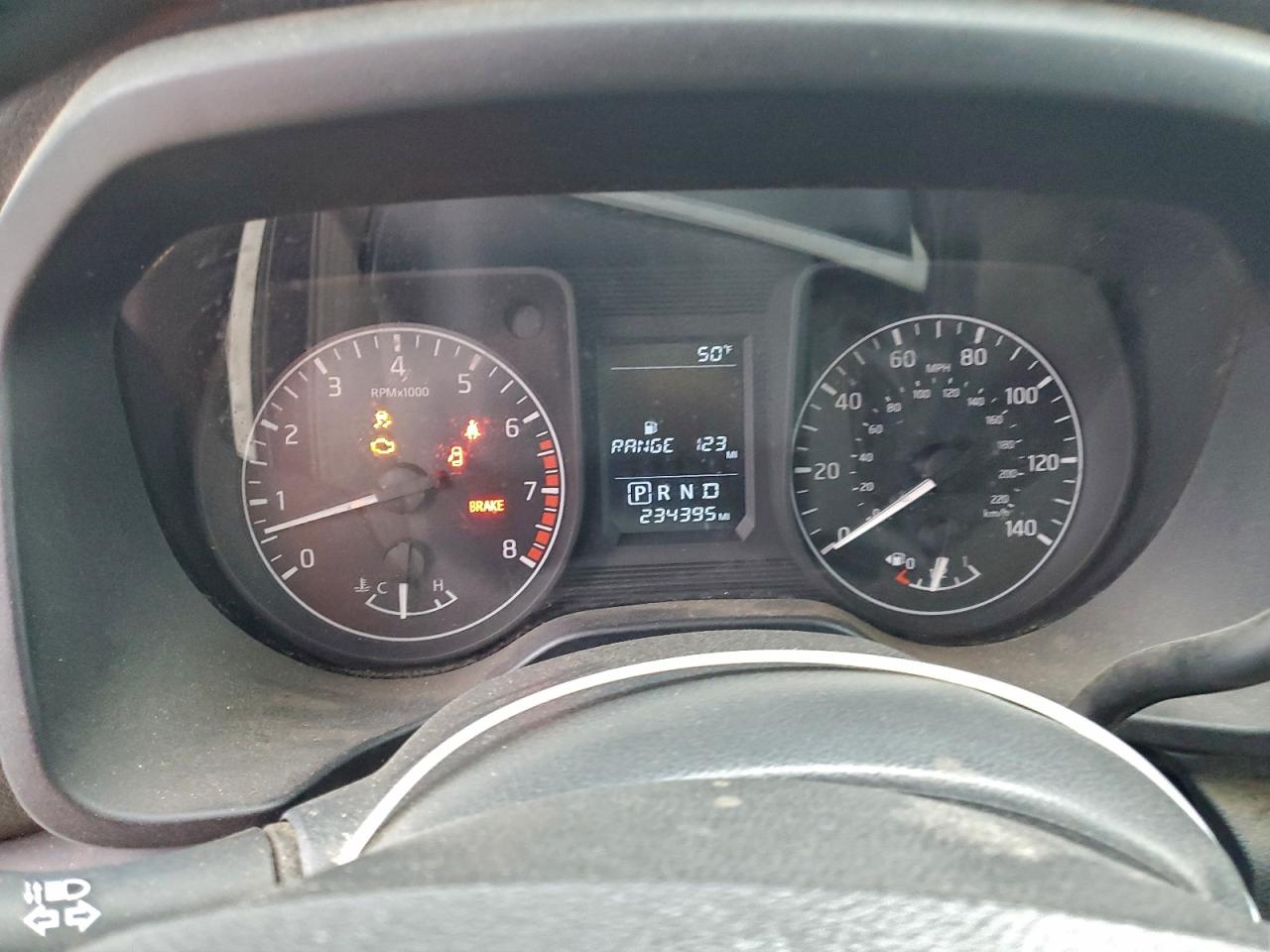 Nissan Titan S Image 6