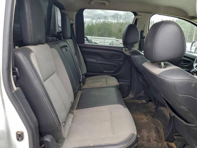 Nissan Titan S Image 11