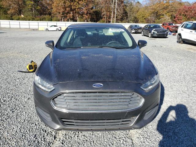 Ford Fusion Se Image 6
