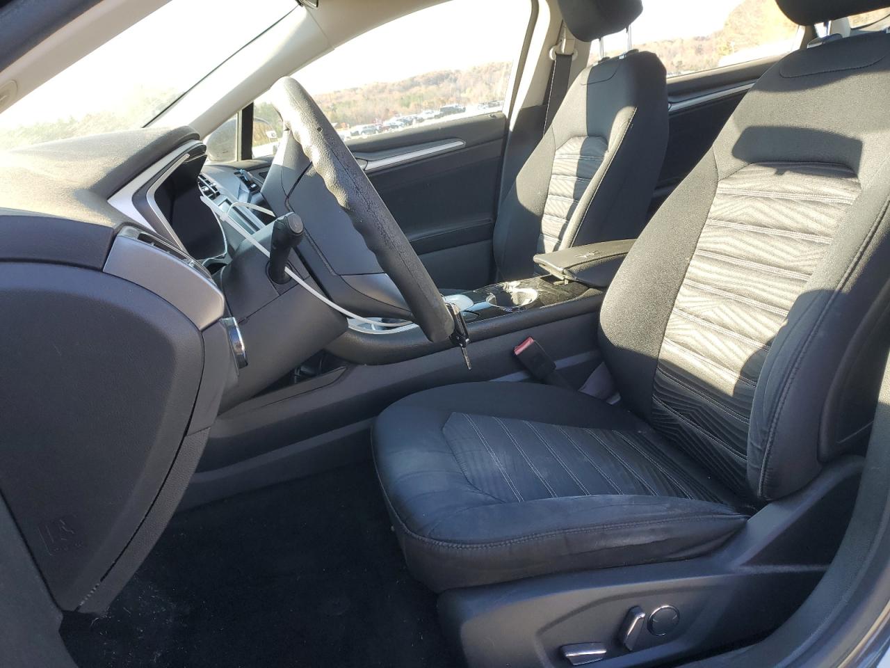 Ford Fusion Se Image 11