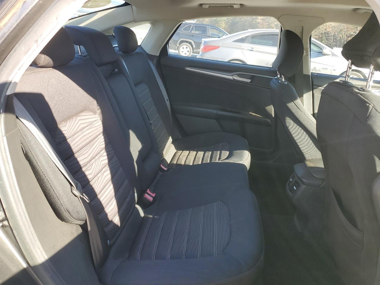 Ford Fusion Se Image 8