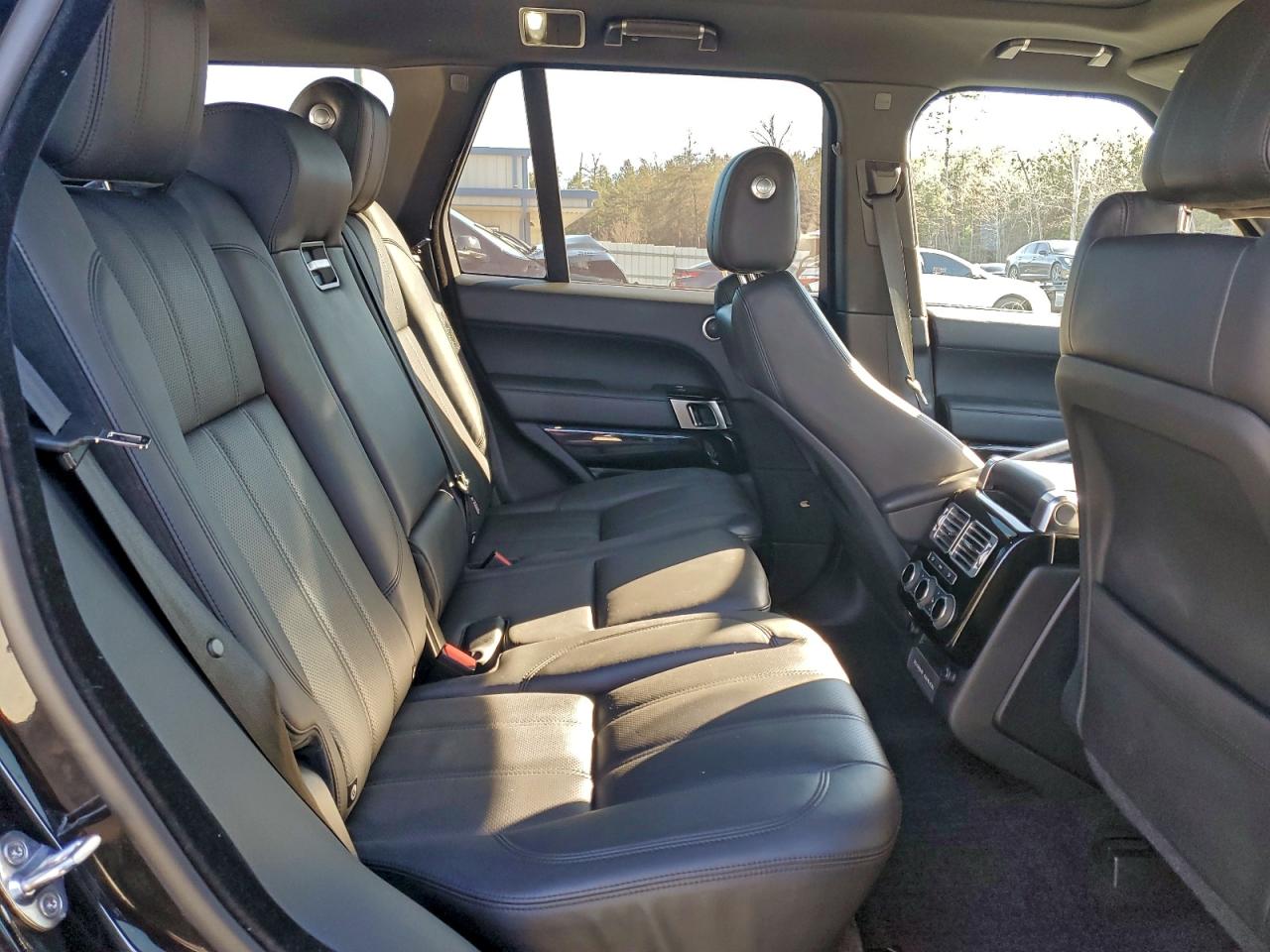 Land Rover Range Rover Supercharged Image 8