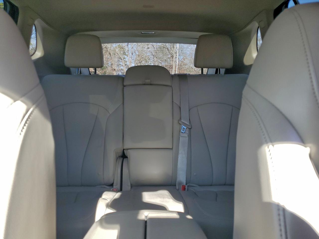 Buick Envision Essence Image 6