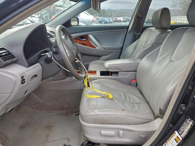 Toyota Camry Se Image 5