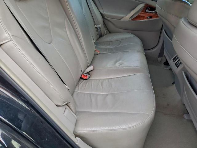 Toyota Camry Se Image 12