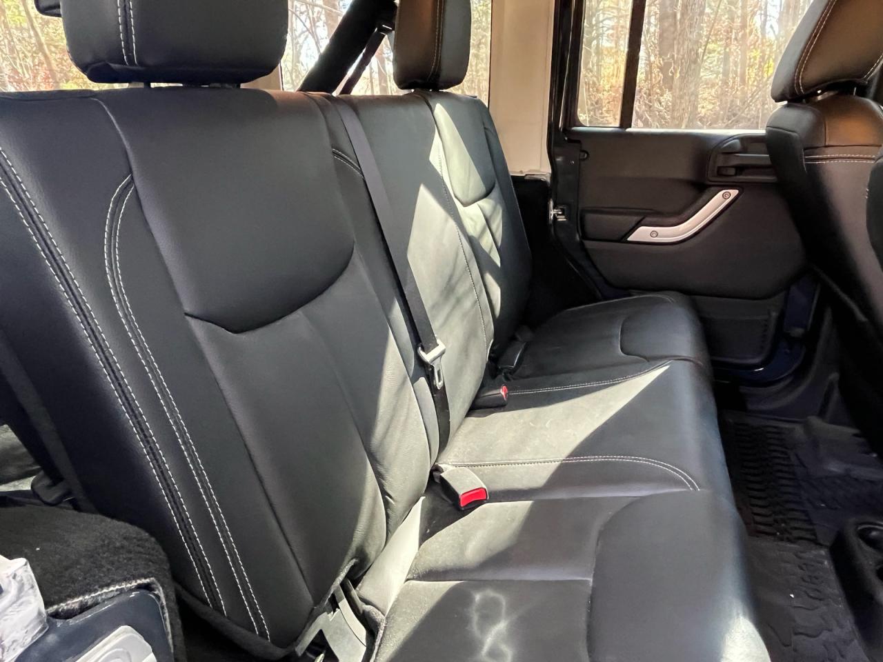 Jeep Wrangler Rubicon Image 14