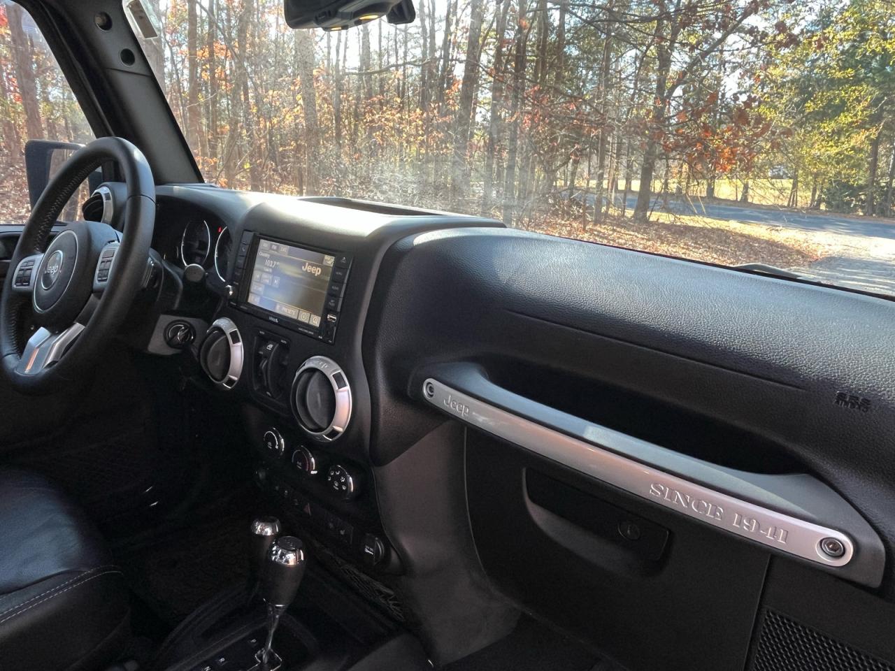 Jeep Wrangler Rubicon Image 11