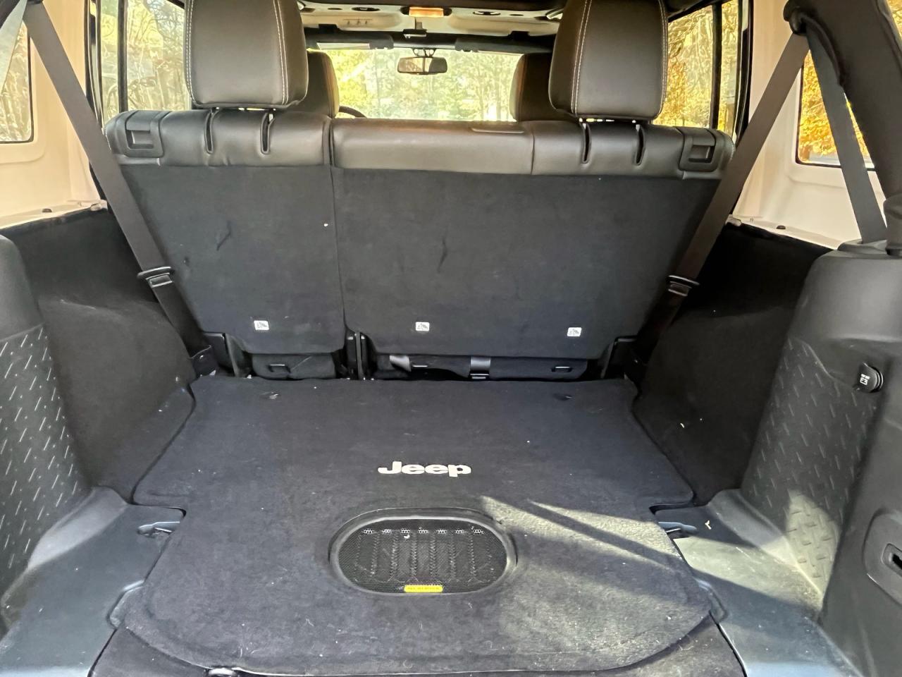 Jeep Wrangler Rubicon Image 13