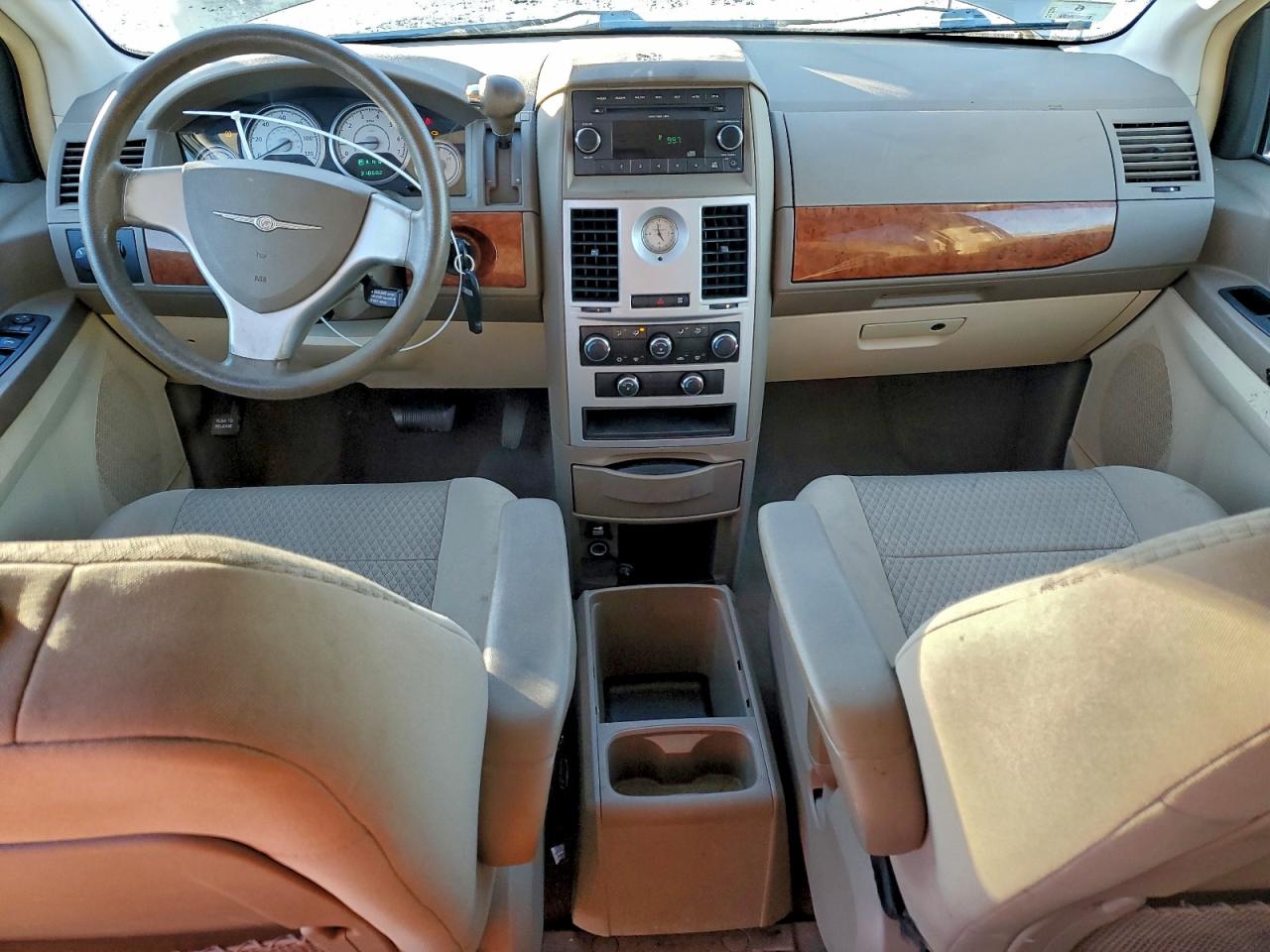 Chrysler Minivan Lx Image 12