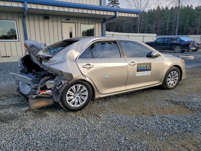 Toyota Camry L Image 7