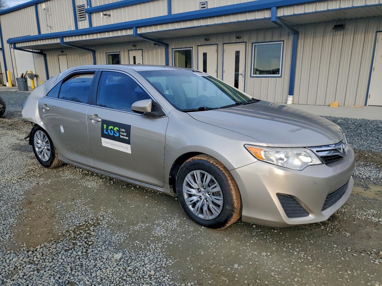 Toyota Camry L Image 5