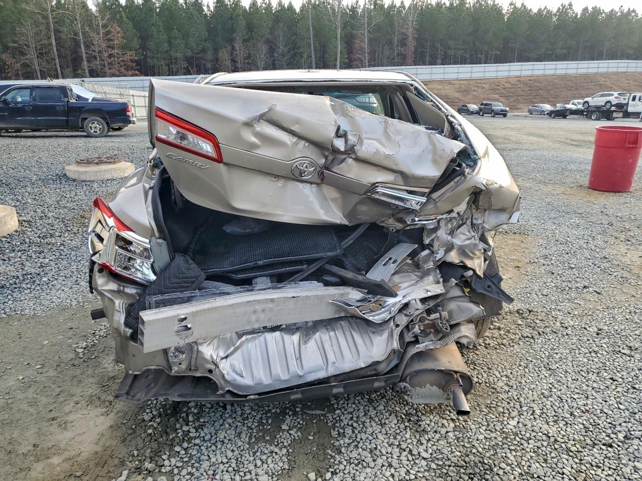 Toyota Camry L Image 12