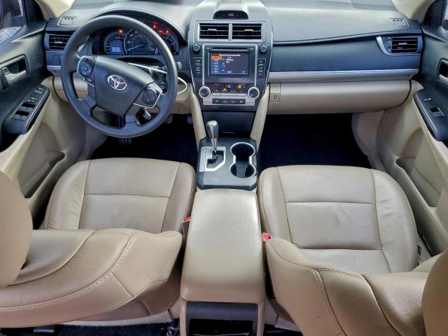 Toyota Camry L Image 2