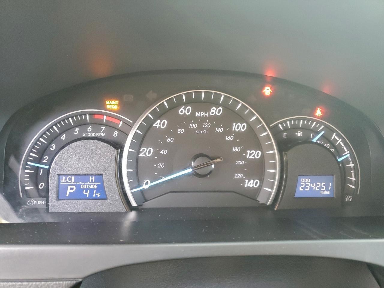 Toyota Camry L Image 4