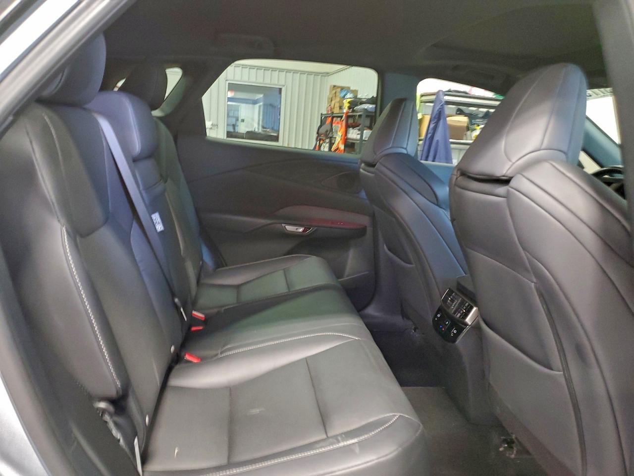 Lexus RX 350 Base Image 11