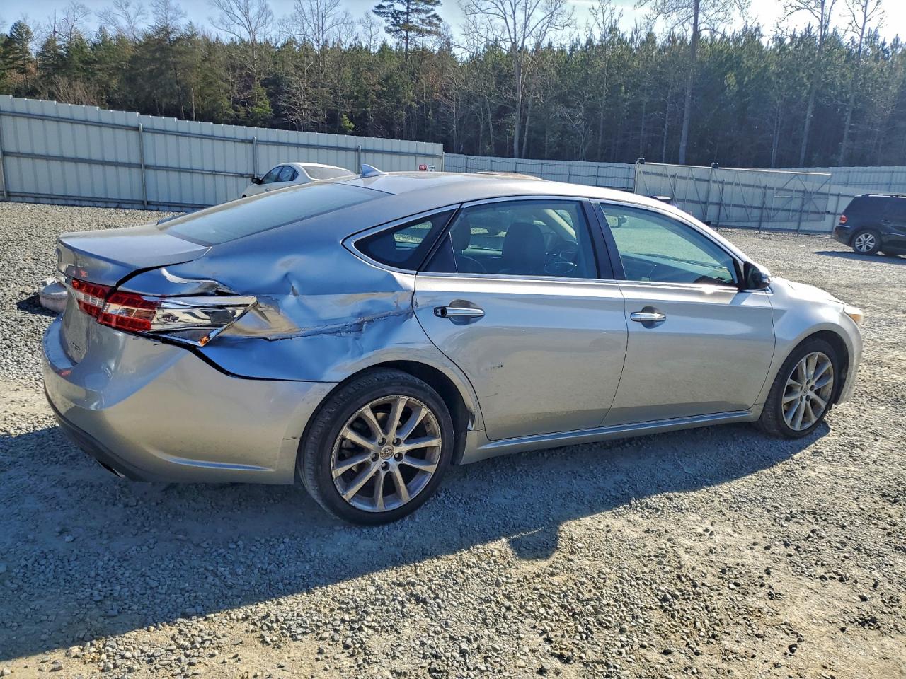 Toyota Avalon Xle Image 2