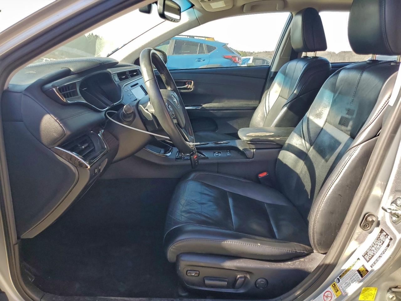 Toyota Avalon Xle Image 3