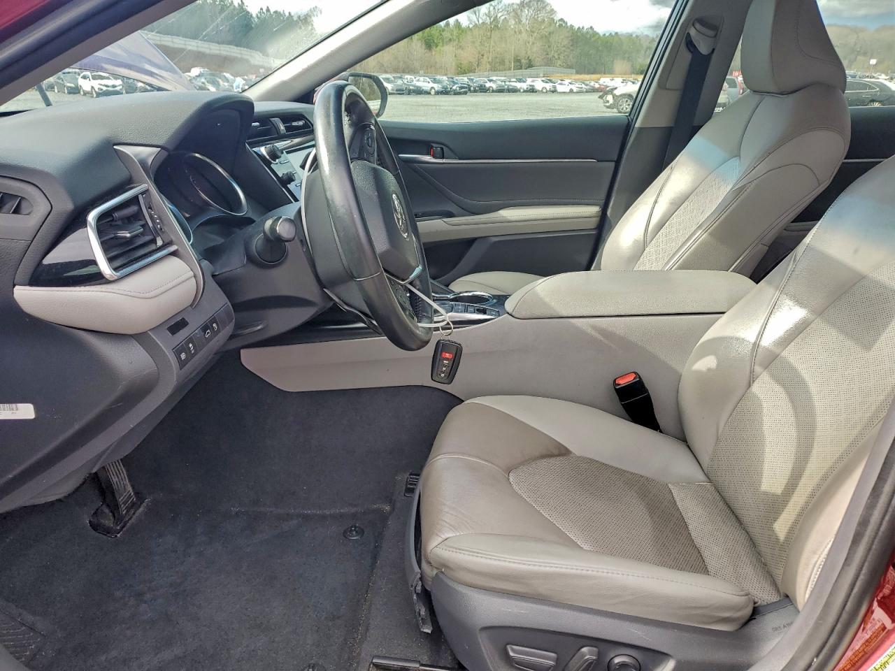 Toyota Camry Xse Image 6