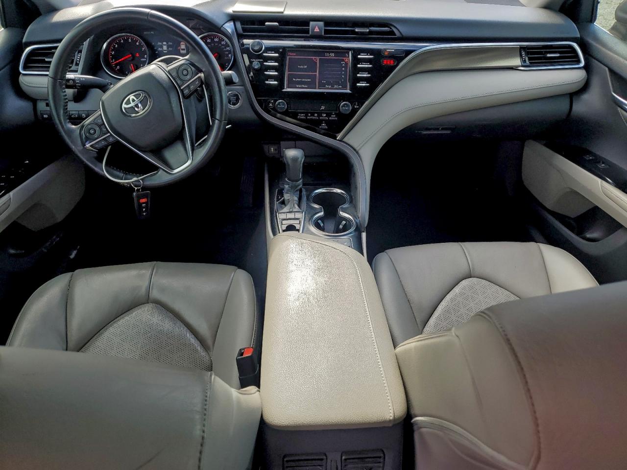 Toyota Camry Xse Image 4