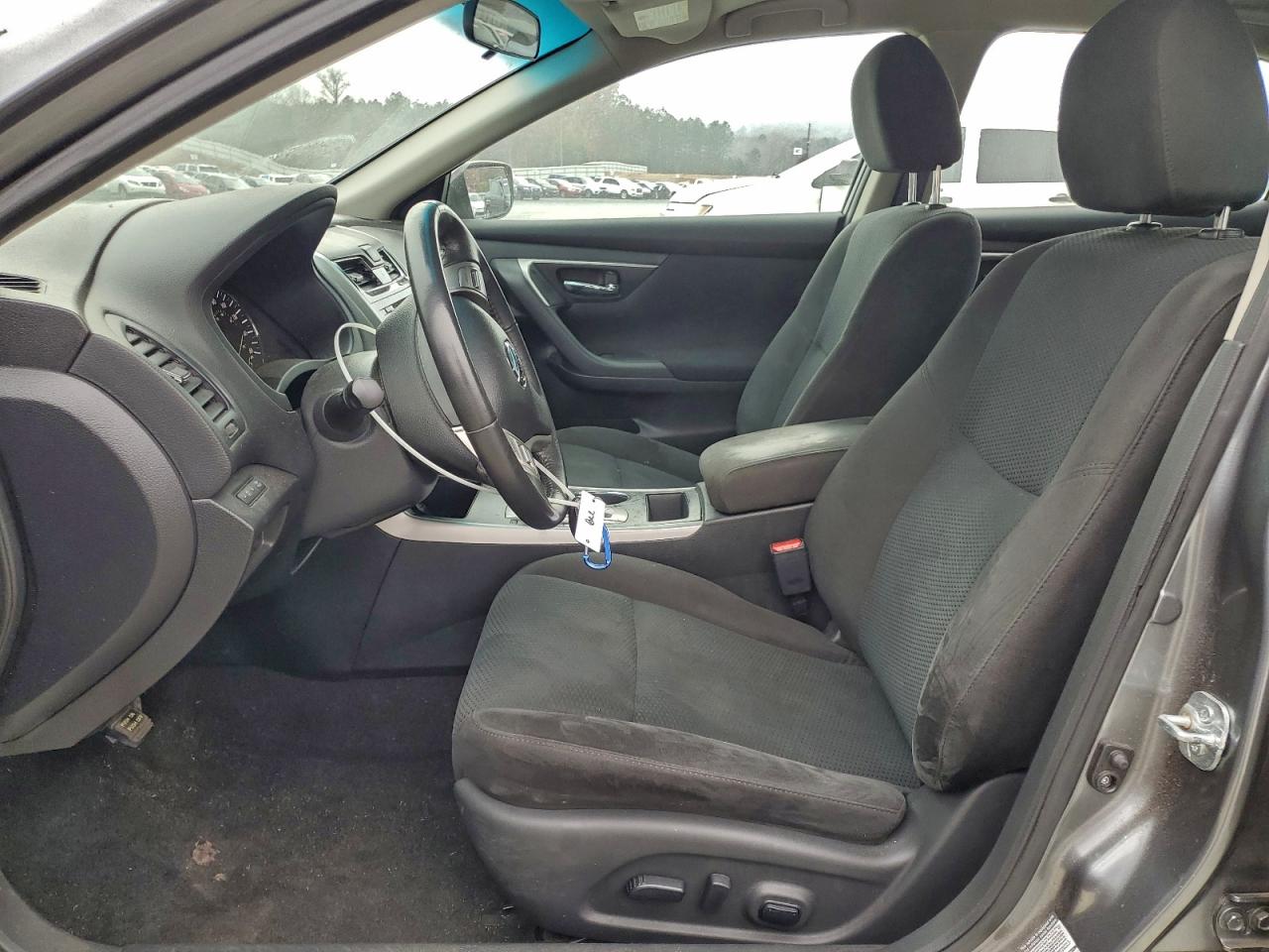 Nissan Altima 2.5 Image 2