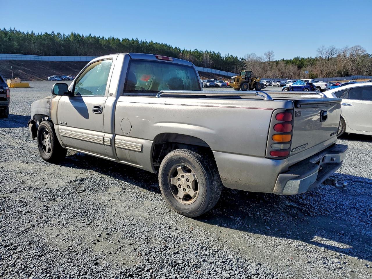 Chevrolet Silverado C1500 Image 2
