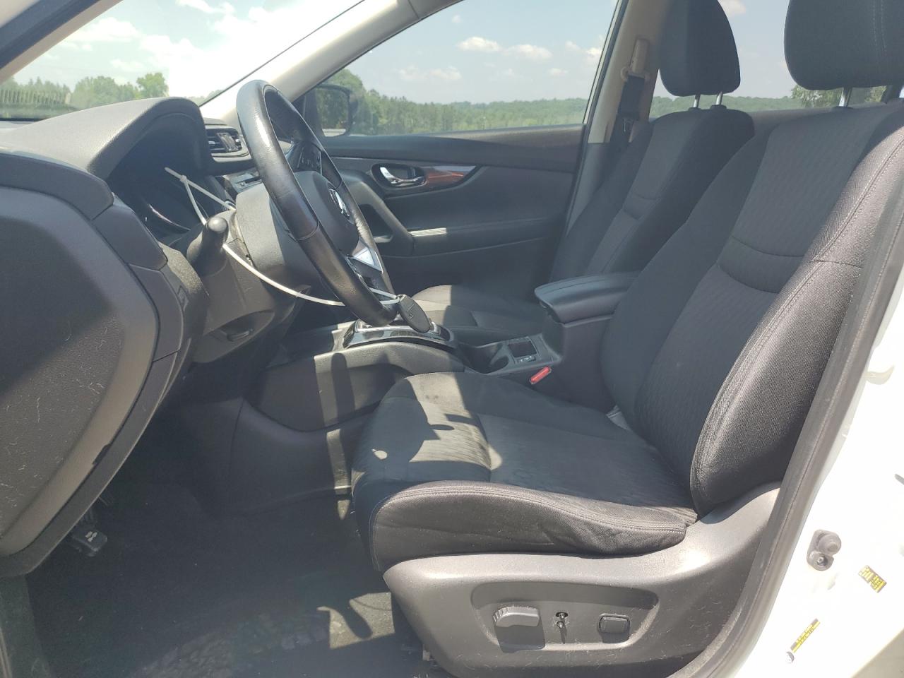 Nissan Rogue S Image 6