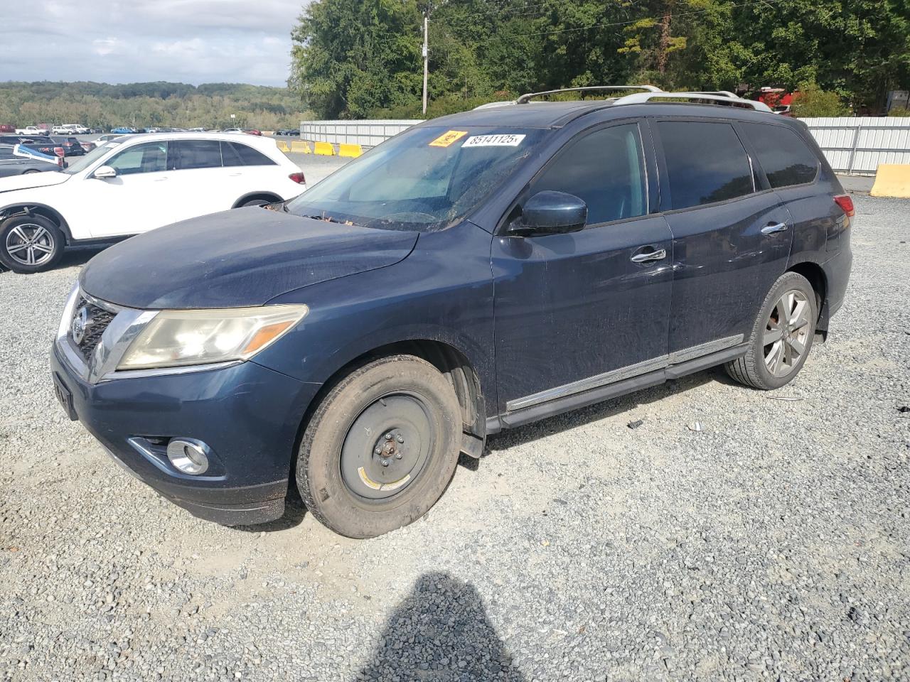 Nissan Pathfinder S Image 1