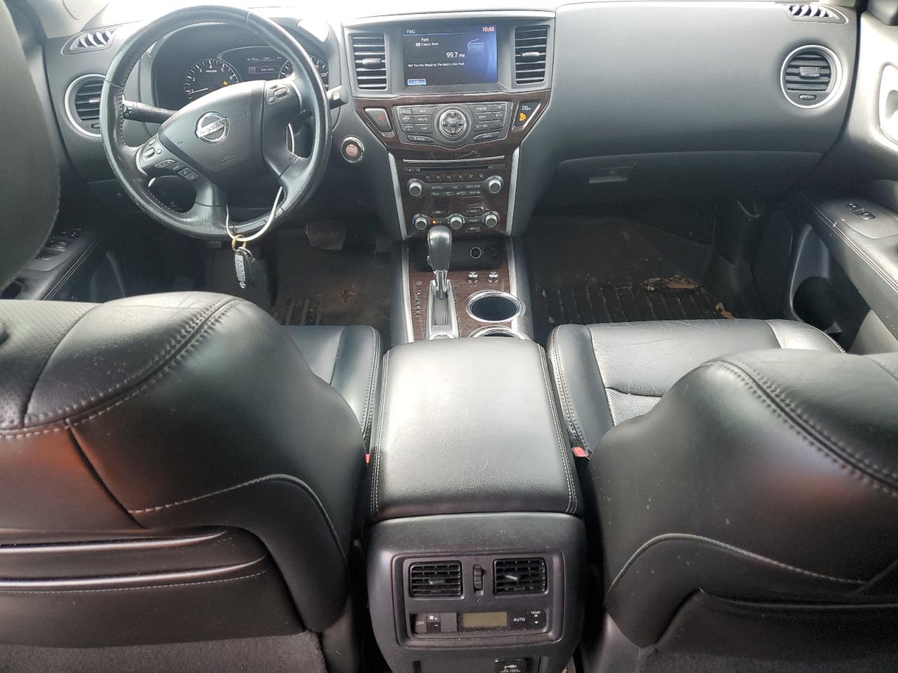 Nissan Pathfinder S Image 4