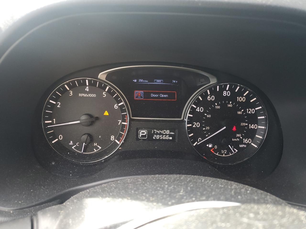 Nissan Pathfinder S Image 2