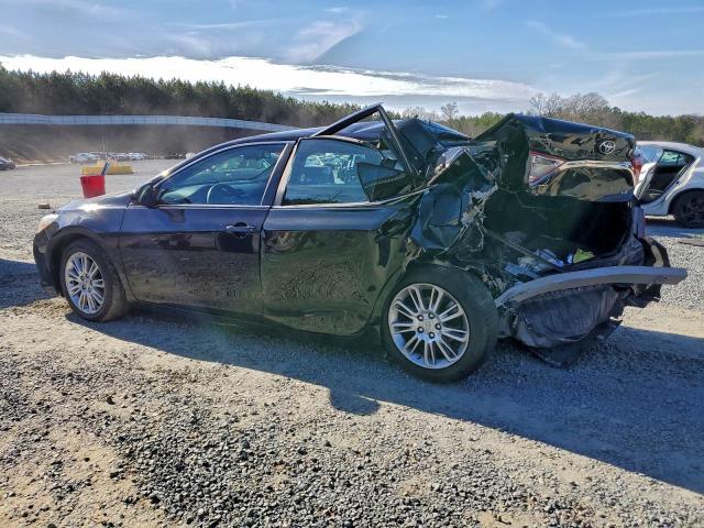 Toyota Camry Le Image 11