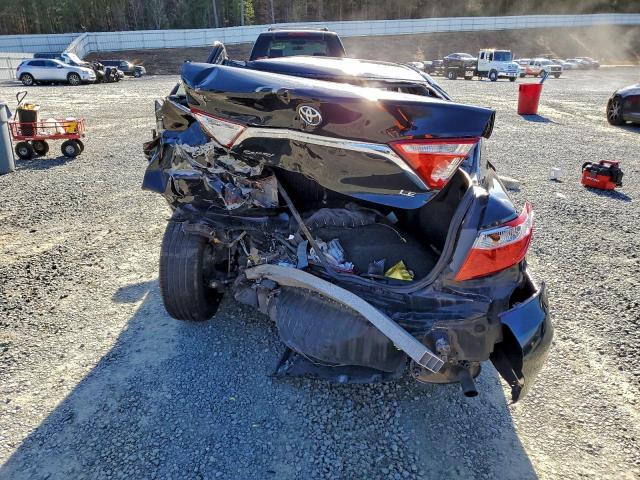 Toyota Camry Le Image 4