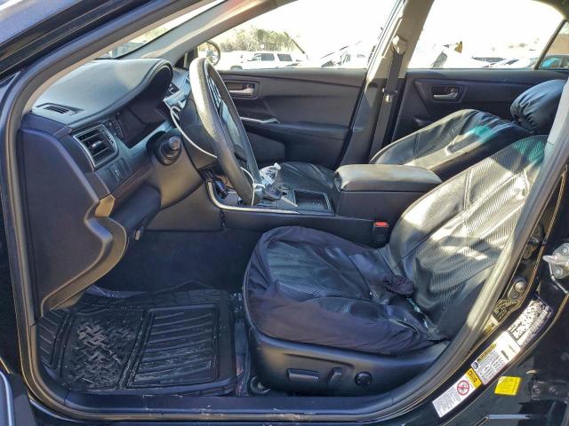 Toyota Camry Le Image 5