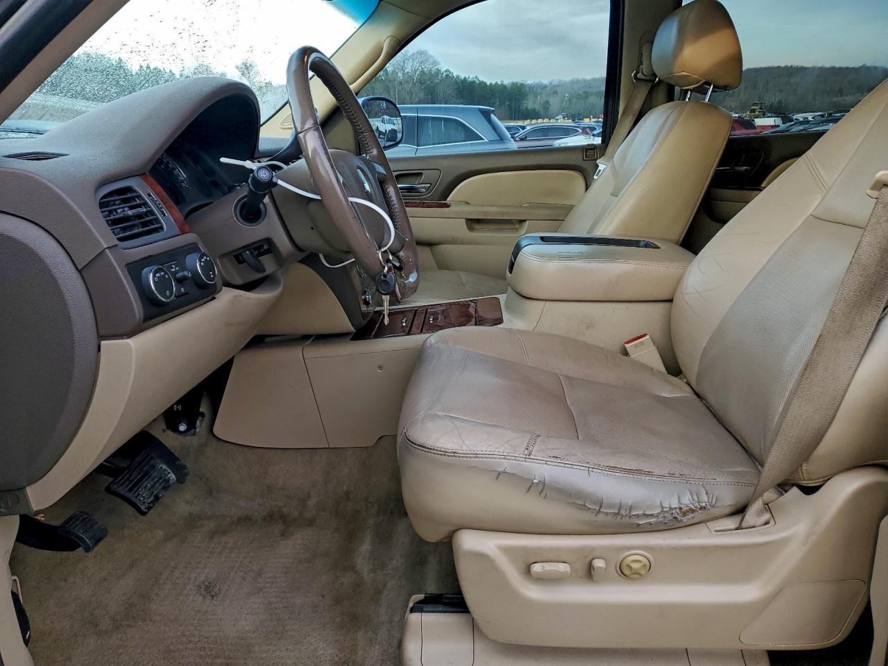 Chevrolet Tahoe K1500 Ltz Image 12