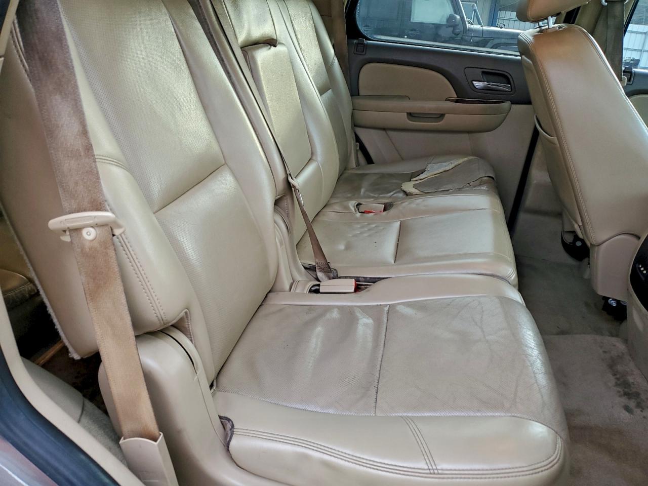 Chevrolet Tahoe K1500 Ltz Image 2