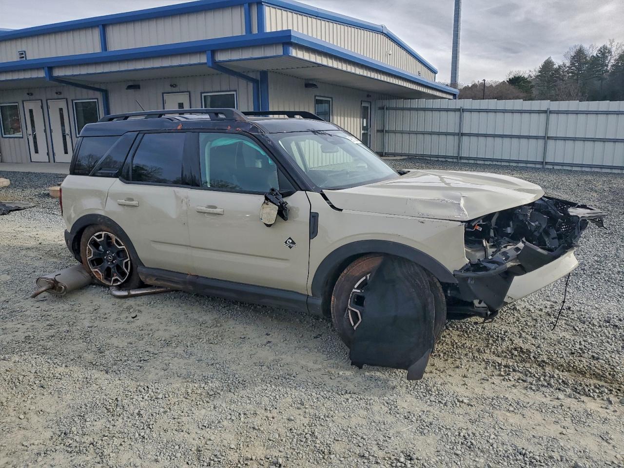 Ford Bronco Outer Banks Image 3