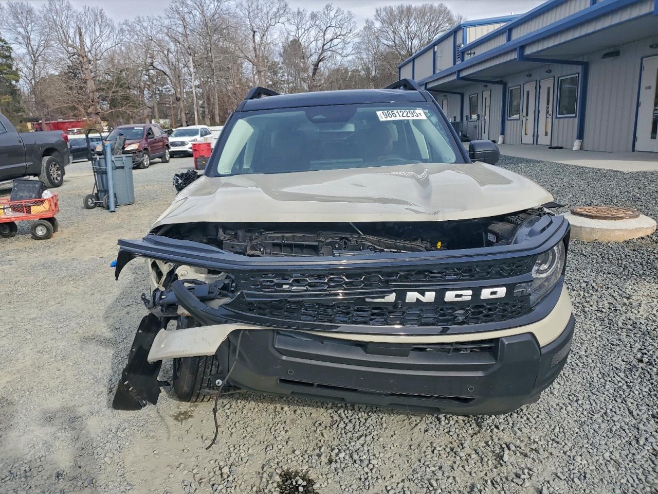 Ford Bronco Outer Banks Image 10