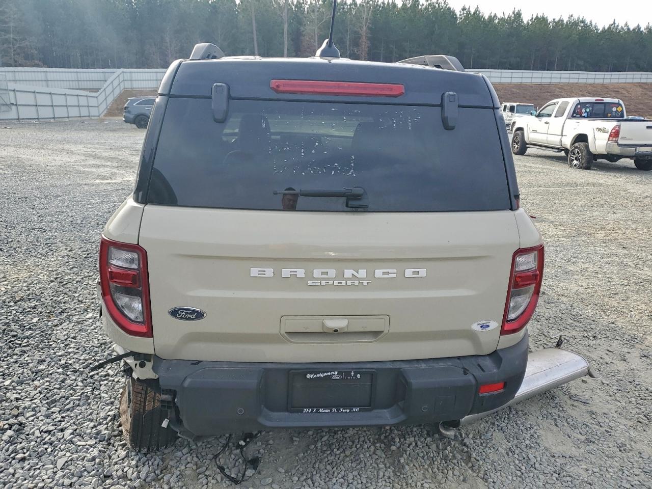 Ford Bronco Outer Banks Image 4